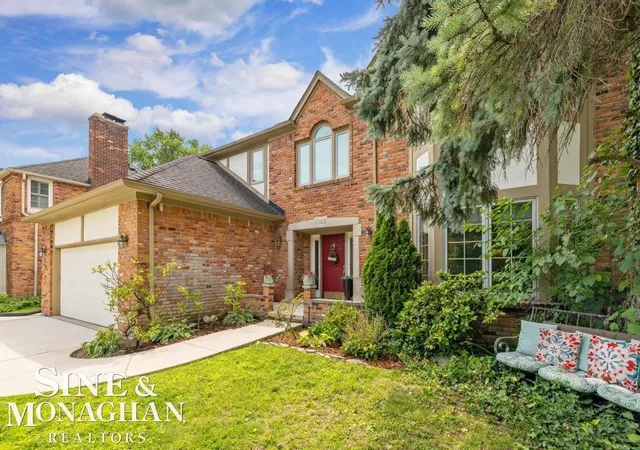 2nd image of 1045 Whittier Rd, Grosse Pointe Park, MI 48230 | MLS# 58050213840