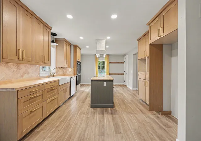 Photo 3 of Single family home for sale at 1022 Homewild Ave, Jackson, MI 49201 | MLS# 55026033961 | Listing updated on 2026-08-25