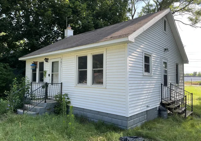 1st image of 3871 Main St, Benton Harbor, MI 49022 | MLS# 69026033966