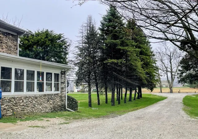 Photo 3 of Single family home for sale at 2311 E Glendora Rd, Buchanan, MI 49107 | MLS# 71026033975 | Listing updated on 2026-08-25
