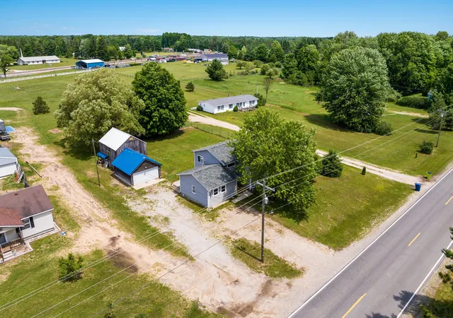 Photo 3 of Single family home for sale at 1343 E Duck Lake Rd, Grawn, MI 49637 | MLS# 78080070709 | Listing updated on 2026-08-21
