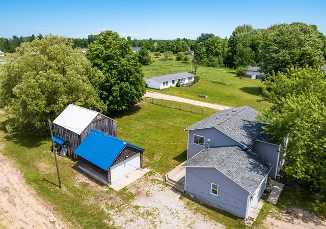Photo 4 of Single family home for sale at 1343 E Duck Lake Rd, Grawn, MI 49637 | MLS# 78080070709 | Listing updated on 2026-08-21