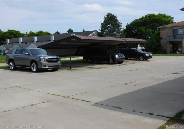 Listing Photo 4 - Condo for sale in building located at 284 E 13 Mile Unit #202, Madison Heights, MI 48071