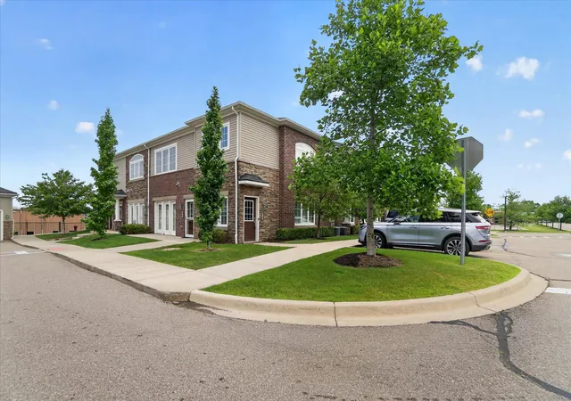 Listing Photo 4 - Condo for sale in building located at 5510 Arbor Chase Dr, Ann Arbor, MI 48103