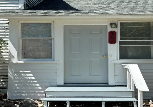 Photo 2 of Single family home for sale at 302 S Pine St, Mount Pleasant, MI 48858 | MLS# 79080070714 | Listing updated on 2026-08-24