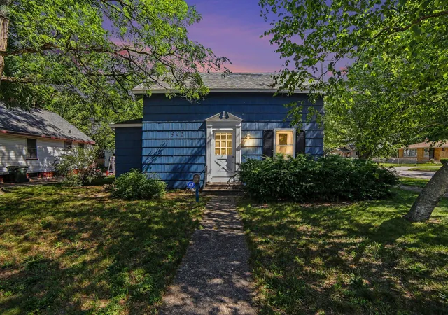 2nd image of 942 Amity Ave, Muskegon, MI 49442 | MLS# 71026034000