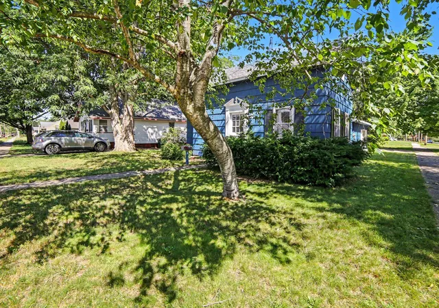 4th image of 942 Amity Ave, Muskegon, MI 49442 | MLS# 71026034000