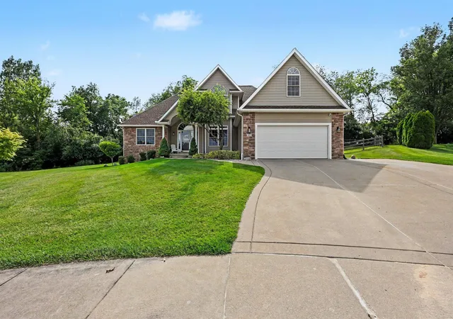 1st image of 612 Hickory Ridge Dr, Tecumseh, MI 49286 | MLS# 81026034005