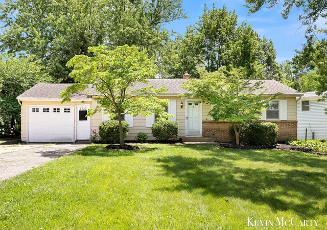 Single family home for sale at 2722 Vassar Dr SE, Grand Rapids, MI 49506 | MLS# 65026034008