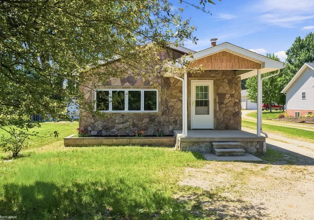 Photo 3 of Single family home for sale at 5469 Parker Rd, Fort Gratiot, MI 48059 | MLS# 58050213867 | Listing updated on 2026-07-28