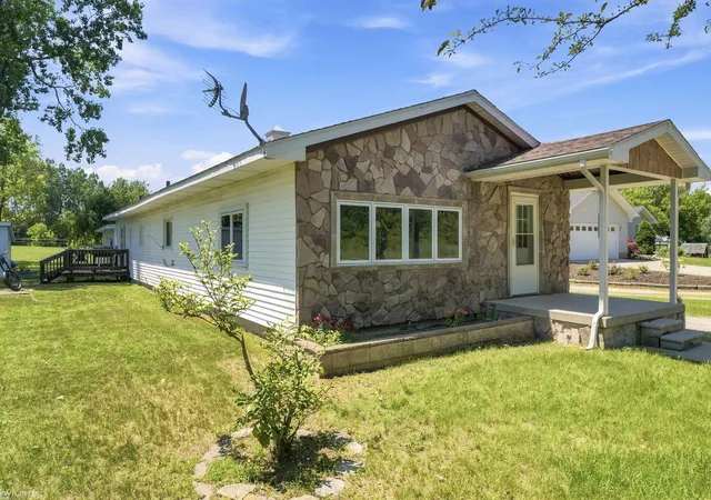 Photo 3 of Single family home for sale at 5469 Parker Rd, Fort Gratiot, MI 48059 | MLS# 58050213867 | Listing updated on 2026-07-28