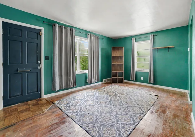 Photo 2 of Single family home for sale at 121 N Ridgeway Dr, Battle Creek, MI 49015 | MLS# 64026034021 | Listing updated on 2026-07-06