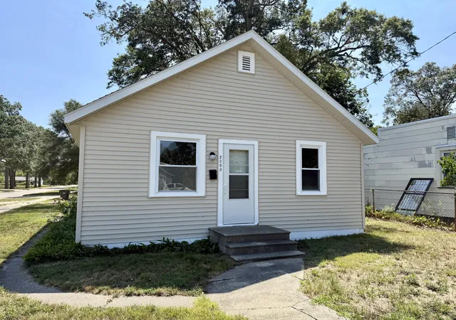 Photo 1 of Sale Pending at 2309 Philo Ave, Muskegon, MI 49441 | MLS# 71026034020 | Listing updated on 2026-08-10