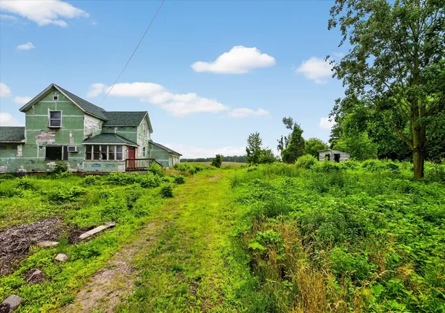 Photo 3 of Single family home for sale at 2429 W Huron Line Rd, Ubly, MI 48475 | MLS# 65026034032 | Listing updated on 2026-09-17