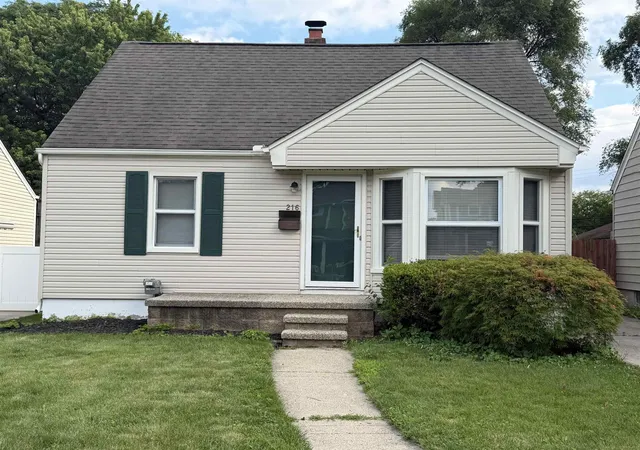 Photo 1 of Sale Pending at 216 Linden Ave, Royal Oak, MI 48073 | MLS# 58050213882 | Listing updated on 2026-07-12