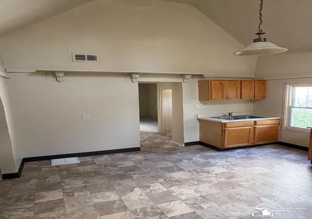 Photo 4 of Single family home for sale at 1017 Humphrey St, Monroe, MI 48161 | MLS# 57050213884 | Listing updated on 2026-08-25