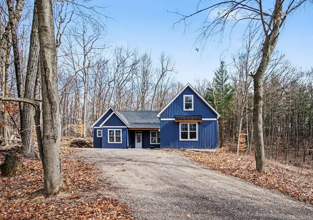 3rd image of 9370 S Hannah Ln, Newaygo, MI 49337 | MLS# 65026034049