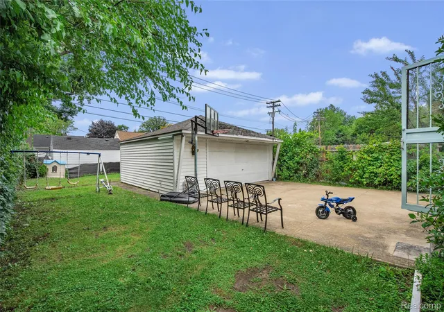 15th image of 4516 Fleming St, Dearborn Heights, MI 48125 | MLS# 20261051232