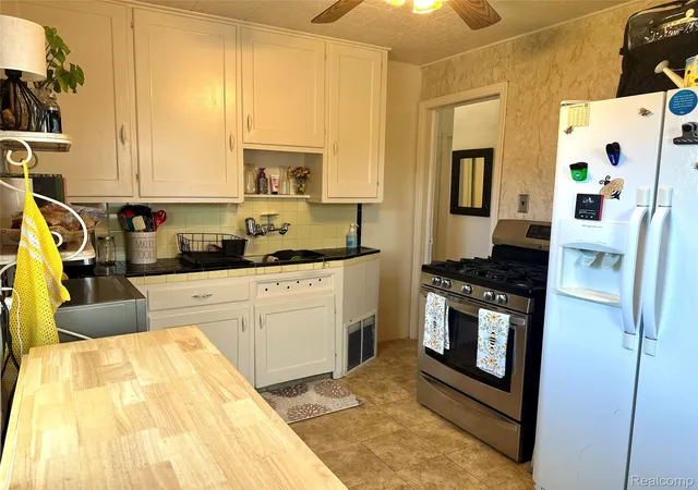 Photo 3 of Single family home for sale at 455 Campbell St, River Rouge, MI 48218 | MLS# 20261051294 | Listing updated on 2026-08-20