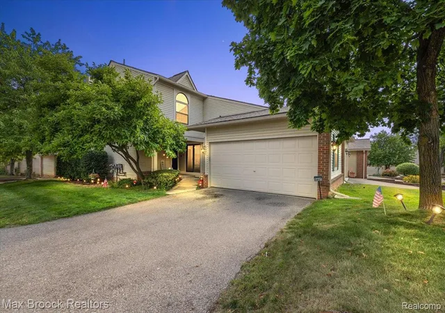 Photo 1 of Sale Pending at 5601 Drake Holw Dr W, West Bloomfield, MI 48322 | MLS# 20261051332 | Listing updated on 2026-08-03