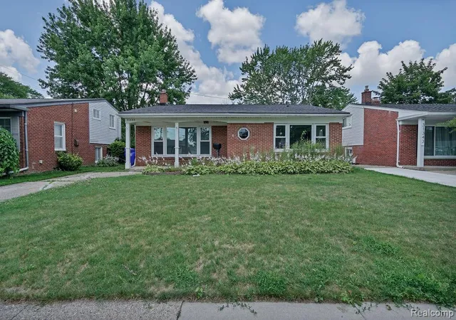 Photo 1 of Single family home for sale at 31335 Slumber Ln, Fraser, MI 48026 | MLS# 20261051380 | Listing updated on 2026-09-15