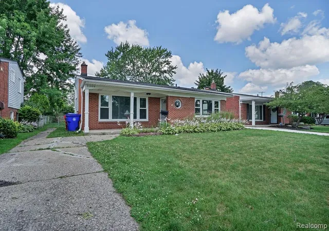 Photo 3 of Single family home for sale at 31335 Slumber Ln, Fraser, MI 48026 | MLS# 20261051380 | Listing updated on 2026-09-15