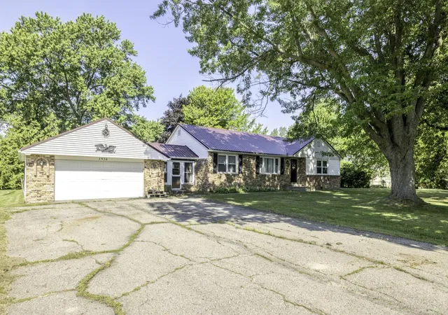 Photo 2 of Single family home for sale at 5920 Lakeshore Rd, Lexington, MI 48450 | MLS# 58050213897 | Listing updated on 2026-09-14