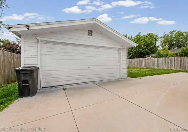 Photo 3 of Single family home for sale at 11146 Superior Ave, Warren, MI 48089 | MLS# 20261051399 | Listing updated on 2026-08-19