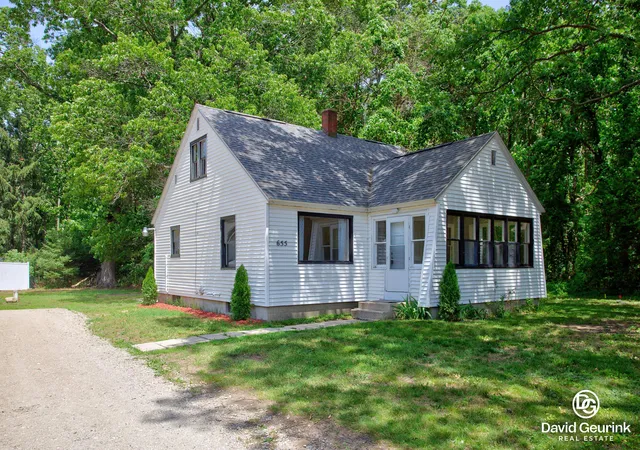 2nd image of 17 N Division Ave, Holland, MI 49424 | MLS# 65026034059
