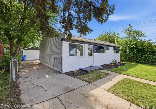 Photo 3 of Single family home for sale at 21740 Wellington Ave, Warren, MI 48089 | MLS# 20261051402 | Listing updated on 2026-09-10