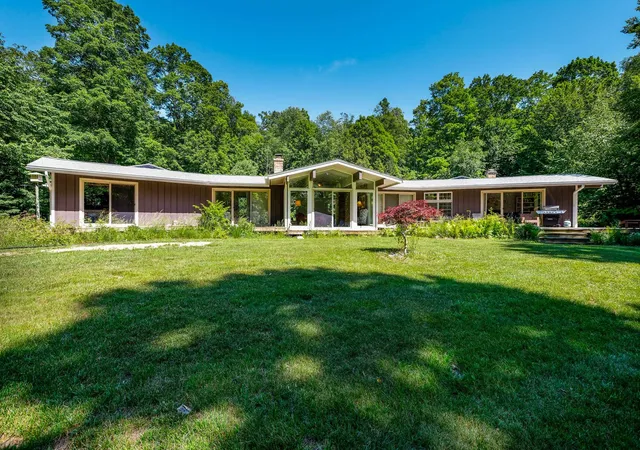 Photo 2 of Single family home for sale at 3528 Potter Rd, Bear Lake, MI 49614 | MLS# 78080070729 | Listing updated on 2026-09-11