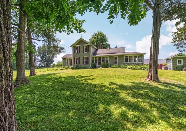 Photo 4 of Single family home for sale at 11230 Hoyt Rd, Munith, MI 49259 | MLS# 81026034069 | Listing updated on 2026-10-06