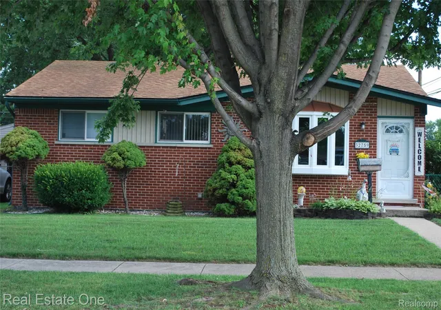 Photo 3 of Single family home for sale at 32759 Birchwood St, Westland, MI 48186 | MLS# 20261051419 | Listing updated on 2026-09-27