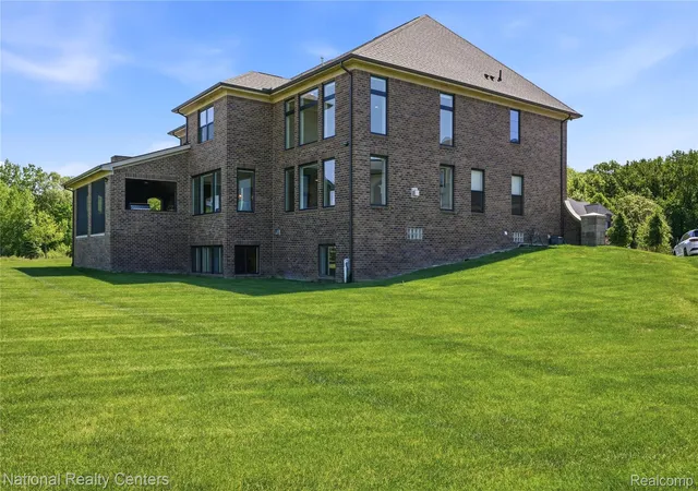 Photo 3 of Single family home for sale at 3142 Holburn Ct, Oakland, MI 48363 | MLS# 20261051431 | Listing updated on 2026-09-15