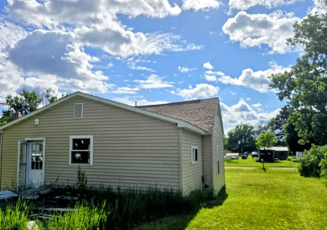 Photo 3 of Single family home for sale at 112 N 2nd Street, Mesick, MI 49668 | MLS# 78080070733 | Listing updated on 2026-08-20