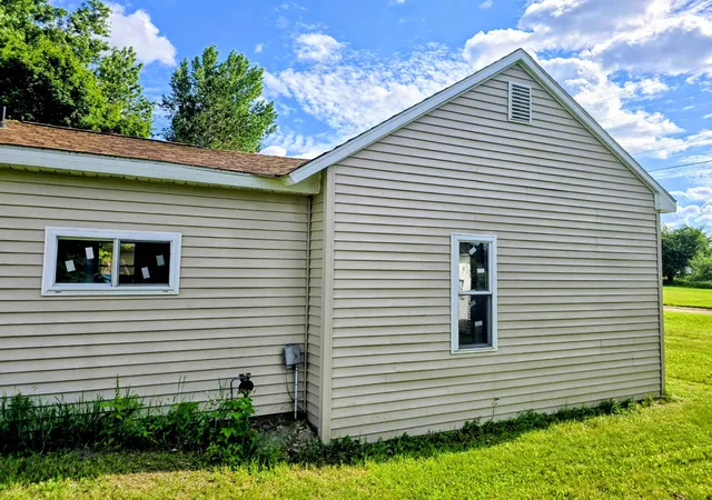 Photo 4 of Single family home for sale at 112 N 2nd Street, Mesick, MI 49668 | MLS# 78080070733 | Listing updated on 2026-08-20