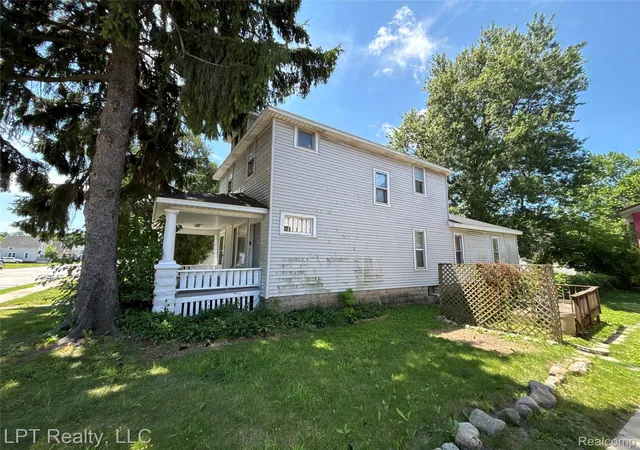3rd image of 923 10Th St, Port Huron, MI 48060 | MLS# 20261051433