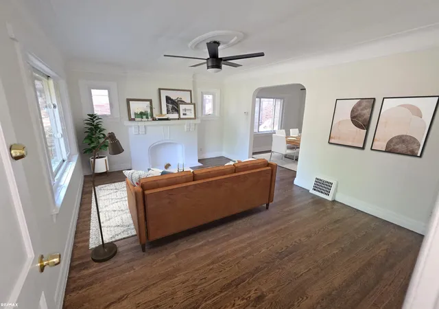 Listing Photo 4 - Condo for sale in building located at 6110-6112 Yorkshire St, Detroit, MI 48224