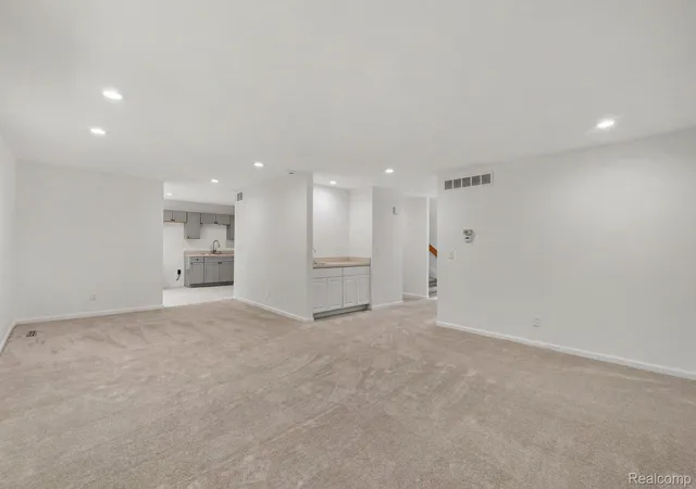 Photo 3 of Condo for sale at 2056 Walden Ct, Flint, MI 48532 | MLS# 20261051435 | Listing updated on 2026-09-13
