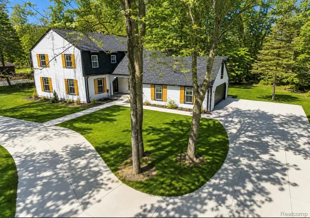 Photo 1 of Single family home for sale at 26914 Pebblestone St, Southfield, MI 48034 | MLS# 20261051443 | Listing updated on 2026-07-27