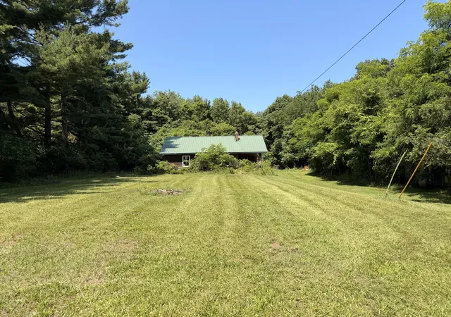 Photo 2 of Single family home for sale at 69272 Ironwood Dr, Niles, MI 49120 | MLS# 69026034085 | Listing updated on 2026-08-19