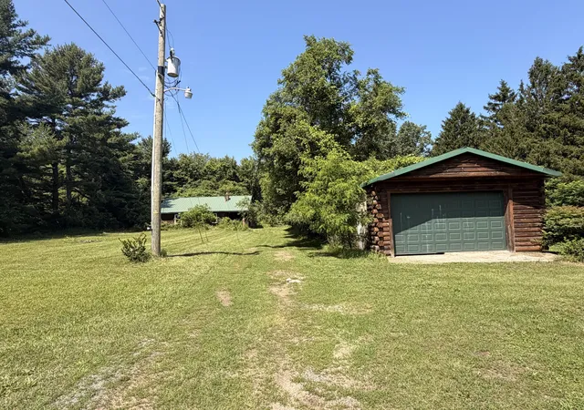 Photo 3 of Single family home for sale at 69272 Ironwood Dr, Niles, MI 49120 | MLS# 69026034085 | Listing updated on 2026-08-19