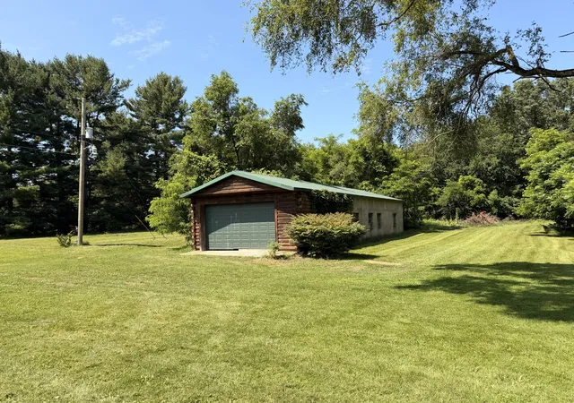 Photo 4 of Single family home for sale at 69272 Ironwood Dr, Niles, MI 49120 | MLS# 69026034085 | Listing updated on 2026-08-19
