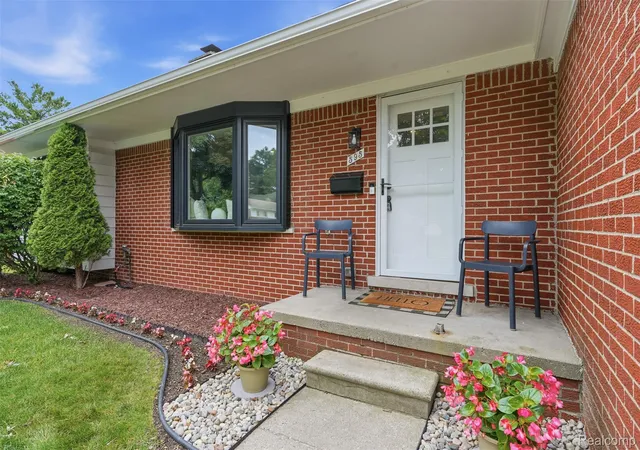 Photo 1 of Sale Pending at 595 Byron St, Plymouth, MI 48170 | MLS# 20261051447 | Listing updated on 2026-08-21