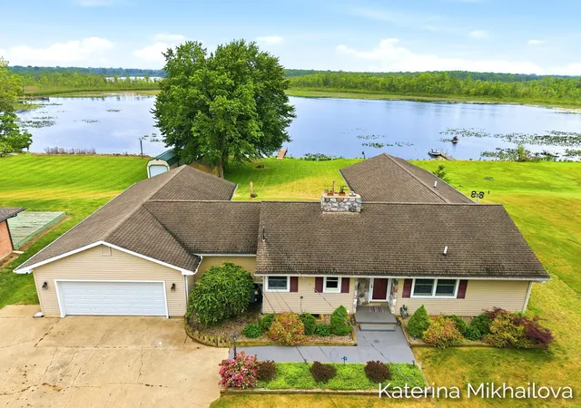 Photo 4 of Single family home for sale at 409 Grandview Ave, Homer, MI 49245 | MLS# 65026034090 | Listing updated on 2026-09-09