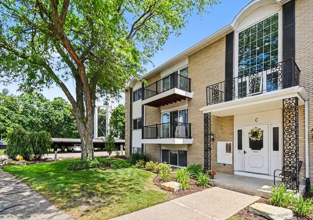 Photo 3 of Condo for sale at 2759 Leonard St NW #C1, Grand Rapids, MI 49504 | MLS# 65026034100 | Listing updated on 2026-07-24