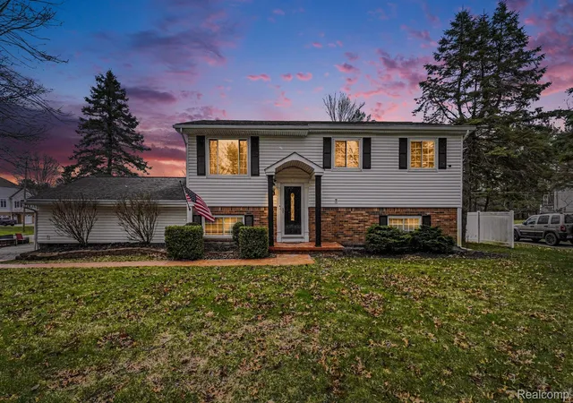Photo 1 of Single family home for sale at 1784 Byron Rd, Howell, MI 48855 | MLS# 20261051469 | Listing updated on 2026-07-15