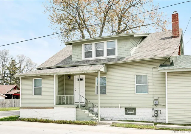 4th image of 1639 Lapeer Ave, Port Huron, MI 48060 | MLS# 20261051470
