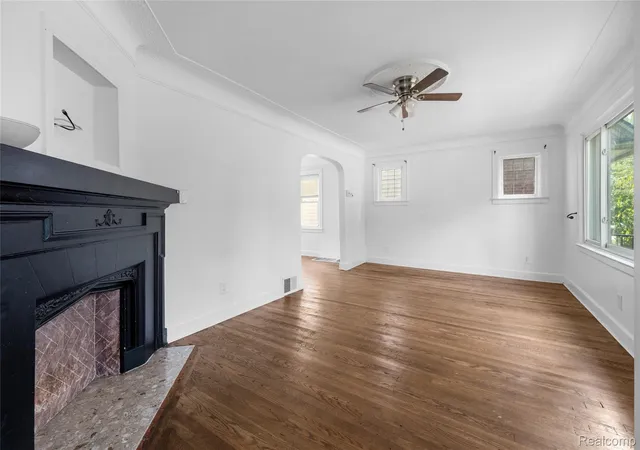 Photo 2 of Single family home for sale at 957 Winchester Ave, Lincoln Park, MI 48146 | MLS# 20261051489 | Listing updated on 2026-07-13