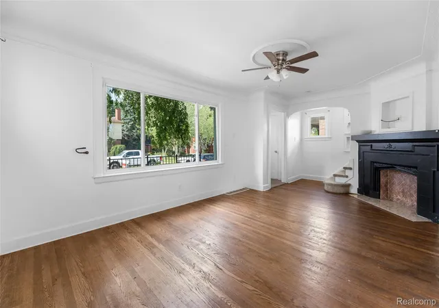 Photo 3 of Single family home for sale at 957 Winchester Ave, Lincoln Park, MI 48146 | MLS# 20261051489 | Listing updated on 2026-07-13
